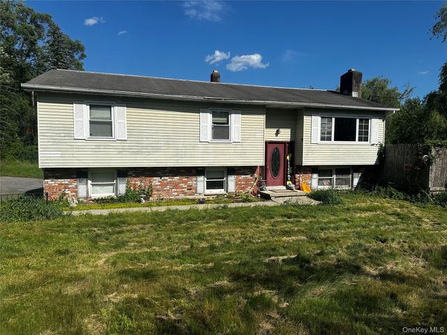 1425 State Route 32, Wallkill, NY 12589