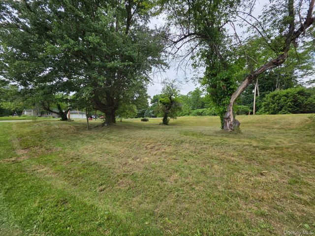 1425 State Route 32, Wallkill, NY 12589