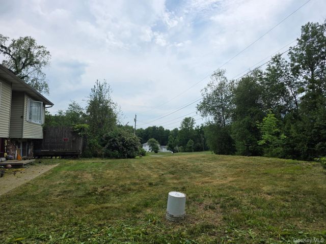 1425 State Route 32, Wallkill, NY 12589