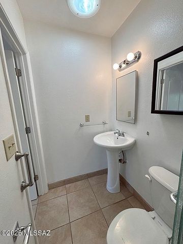 2742 N Fair Oaks Avenue, Tucson, AZ 85712