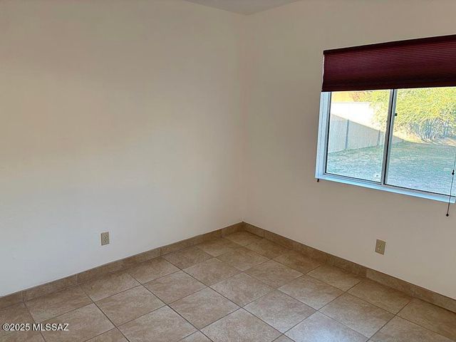 2742 N Fair Oaks Avenue, Tucson, AZ 85712