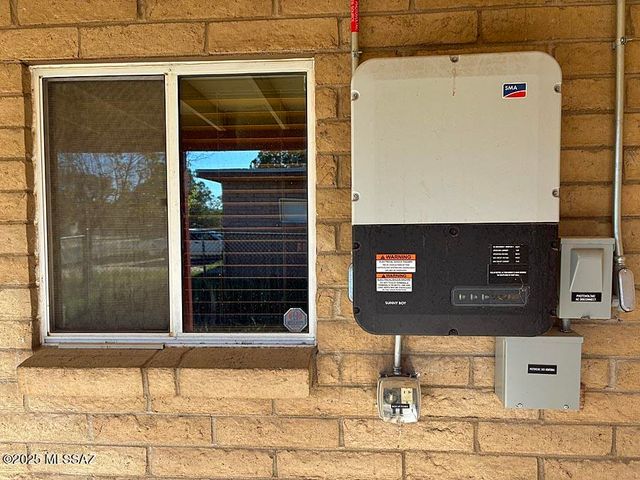 2742 N Fair Oaks Avenue, Tucson, AZ 85712