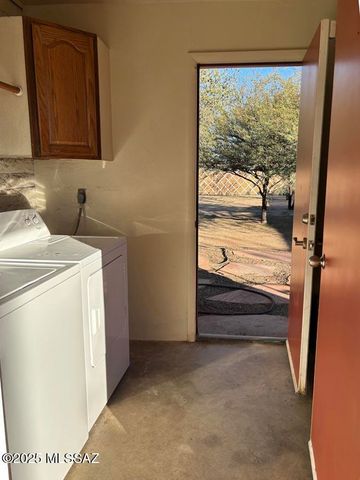 2742 N Fair Oaks Avenue, Tucson, AZ 85712