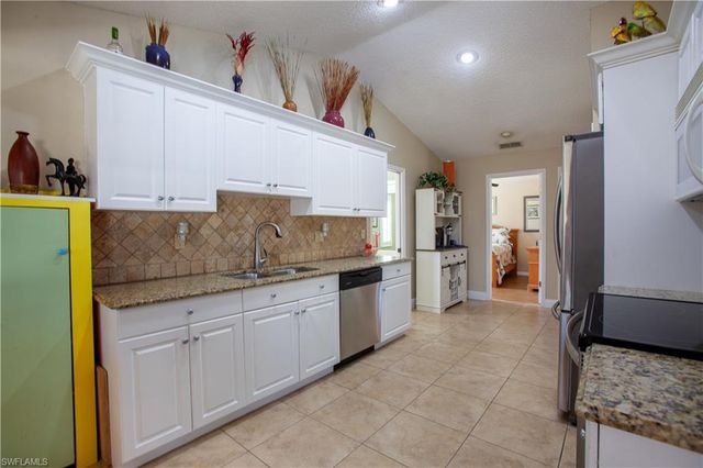 611 SE 20th PL, Cape Coral, FL 33990