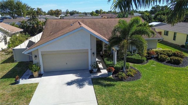 611 SE 20th PL, Cape Coral, FL 33990