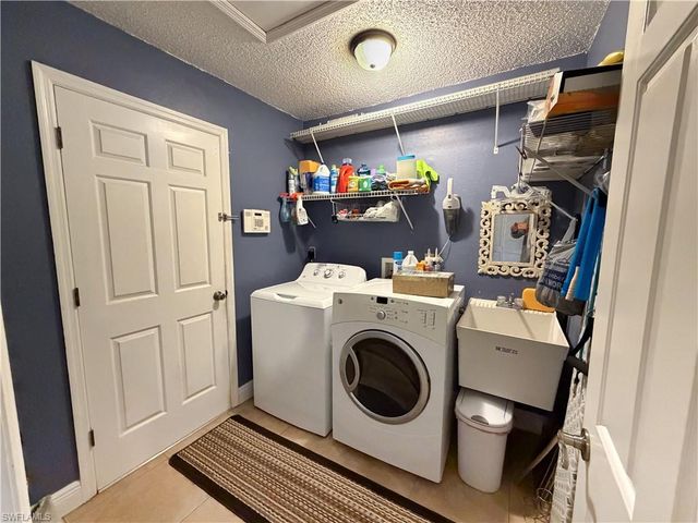 611 SE 20th PL, Cape Coral, FL 33990