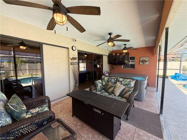 611 SE 20th PL, Cape Coral, FL 33990