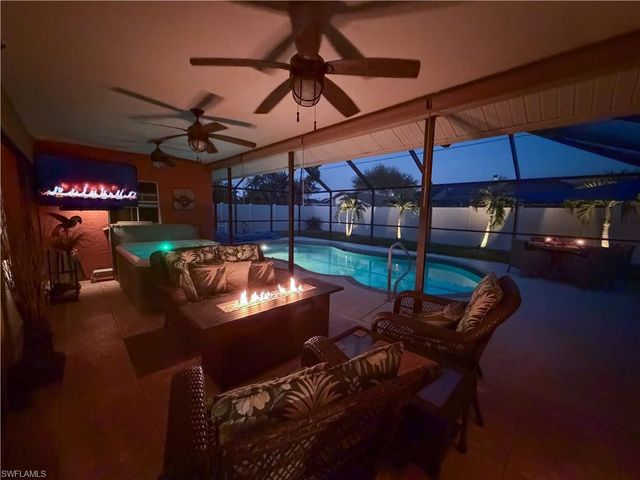 611 SE 20th PL, Cape Coral, FL 33990