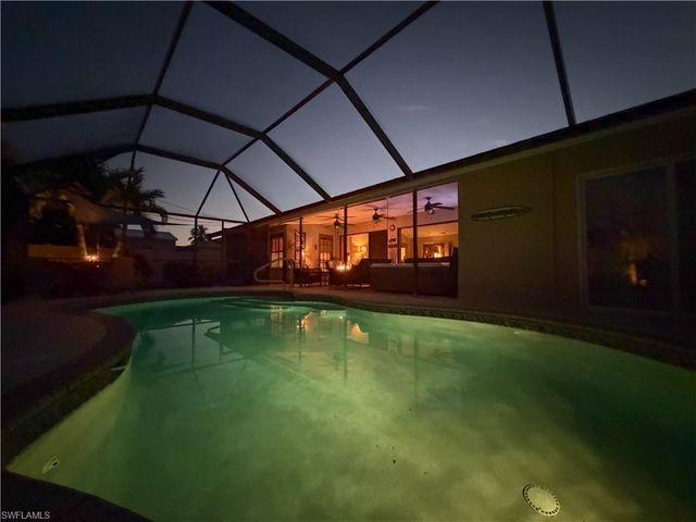 611 SE 20th PL, Cape Coral, FL 33990