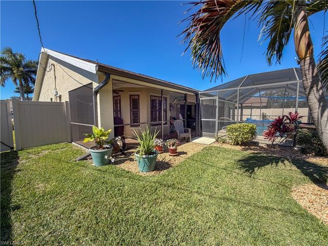 611 SE 20th PL, Cape Coral, FL 33990