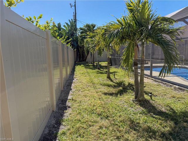 611 SE 20th PL, Cape Coral, FL 33990