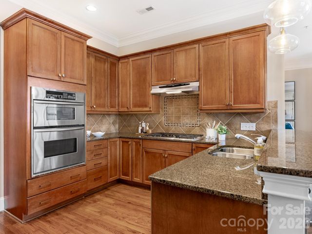 2808 Gablestone Way, Charlotte, NC 28207