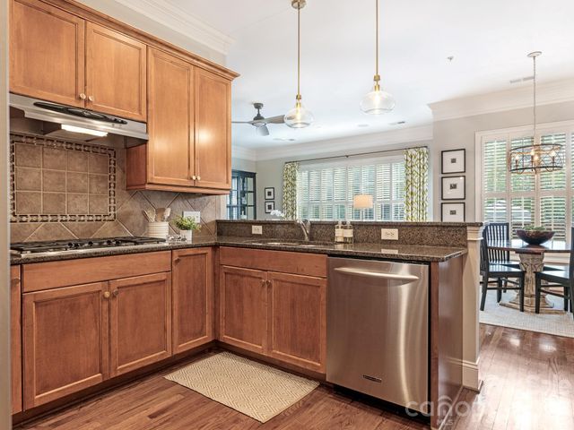 2808 Gablestone Way, Charlotte, NC 28207