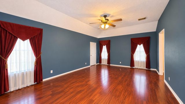 5026 Edgegate Drive, Spring, TX 77373