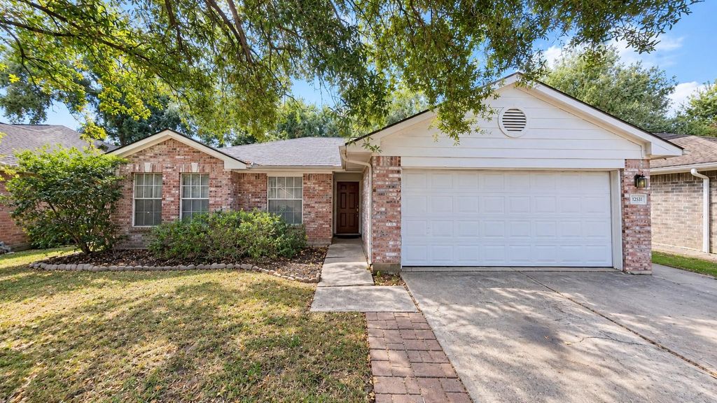 5026 Edgegate Drive, Spring, TX 77373