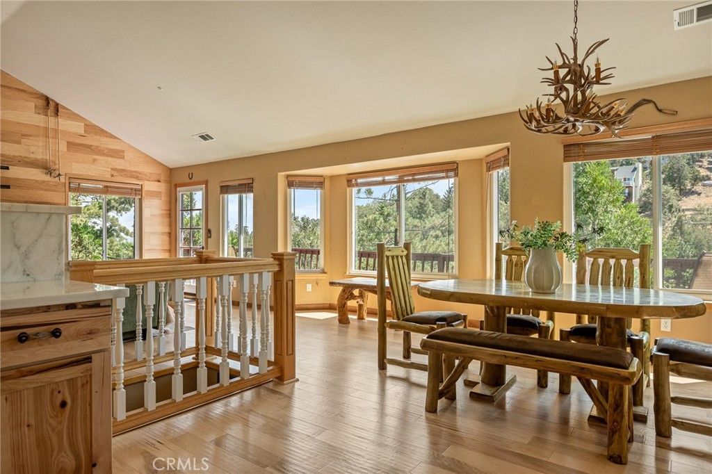 Image 11 of property listing at 1208 Aleutian, Lake Arrowhead, CA 92352