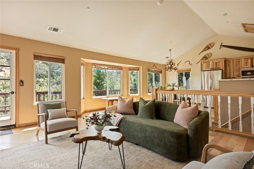 Image 5 of property listing at 1208 Aleutian, Lake Arrowhead, CA 92352