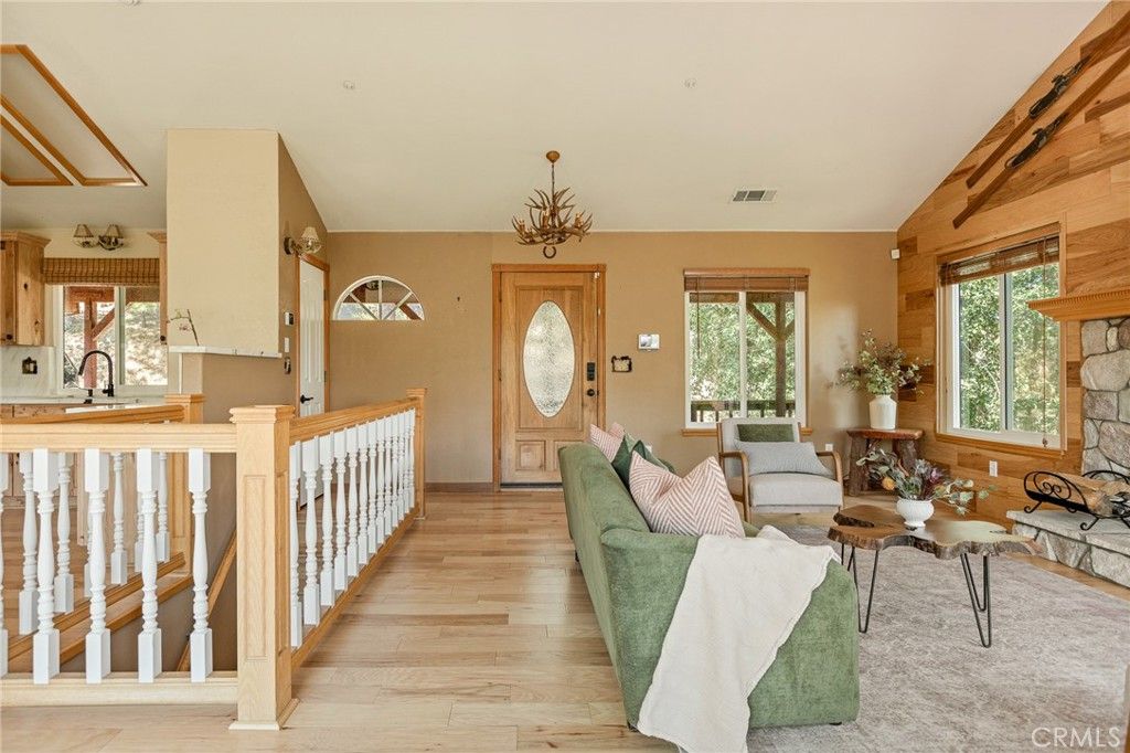 Image 7 of property listing at 1208 Aleutian, Lake Arrowhead, CA 92352