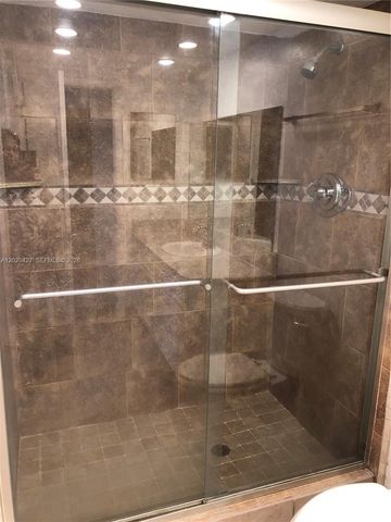 210 Lakeview Dr 207, Weston, FL 33326