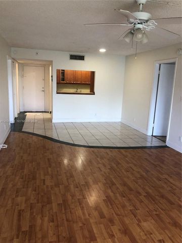 210 Lakeview Dr 207, Weston, FL 33326