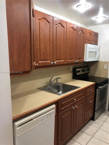 210 Lakeview Dr 207, Weston, FL 33326