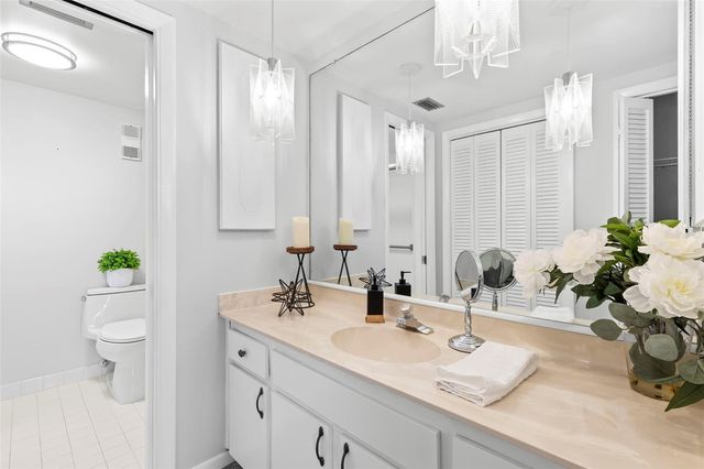 7100 SUNSHINE SKYWAY LANE S 704, St Petersburg, FL 33711