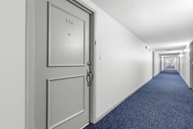7100 SUNSHINE SKYWAY LANE S 704, St Petersburg, FL 33711