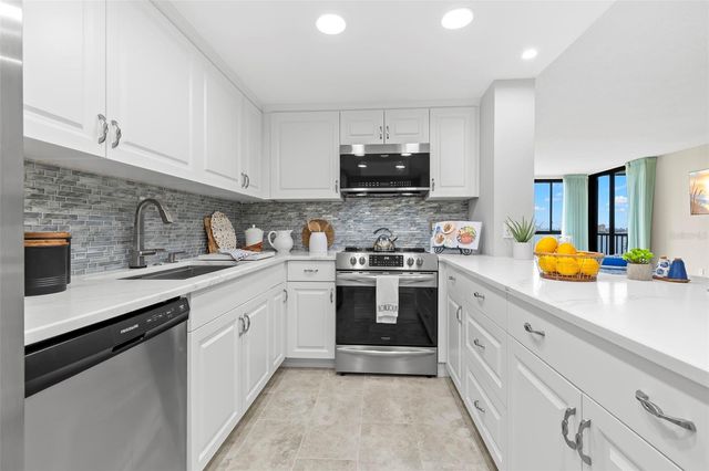 7100 SUNSHINE SKYWAY LANE S 704, St Petersburg, FL 33711