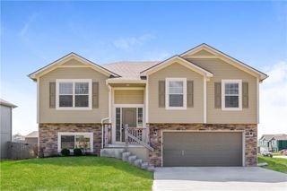 501 Fall Meadow Lane, Belton, MO 64012