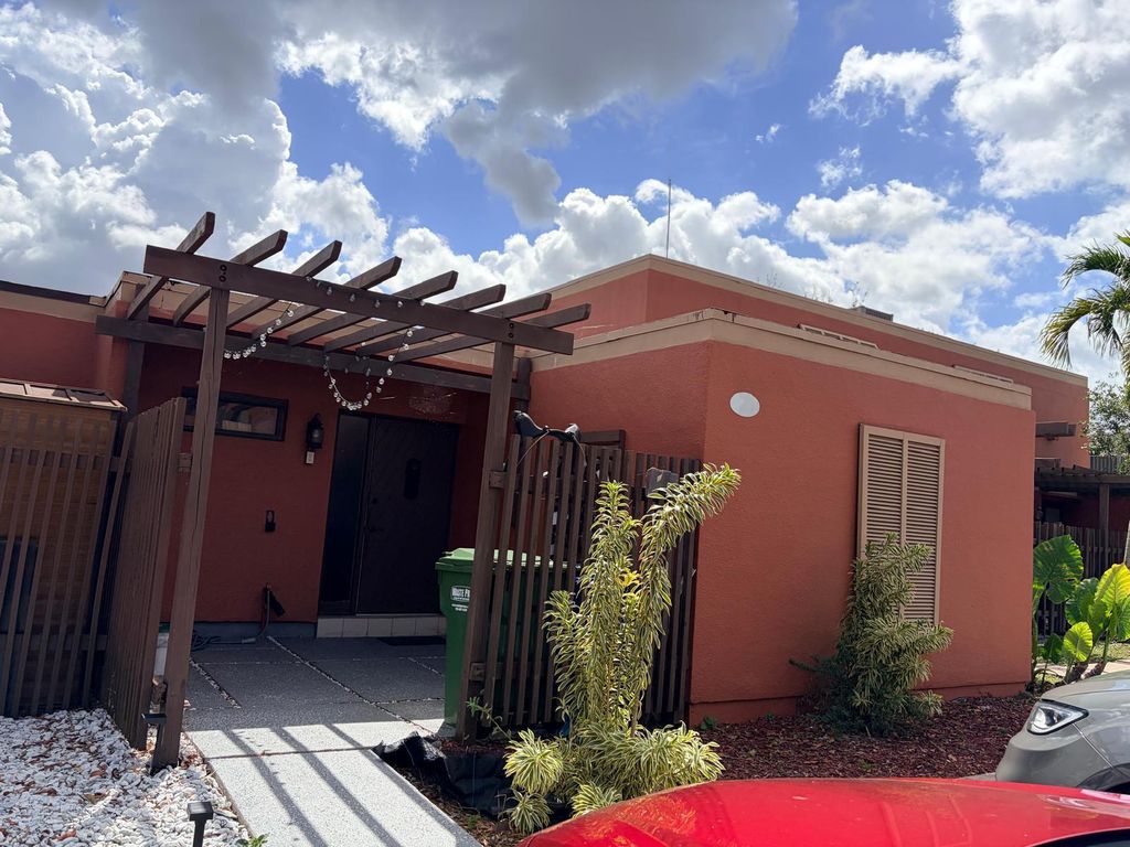 1641 Fairway Road, Pembroke Pines, FL 33026