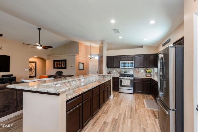 4813 Smokey Mountain Way, Bakersfield, CA 93312