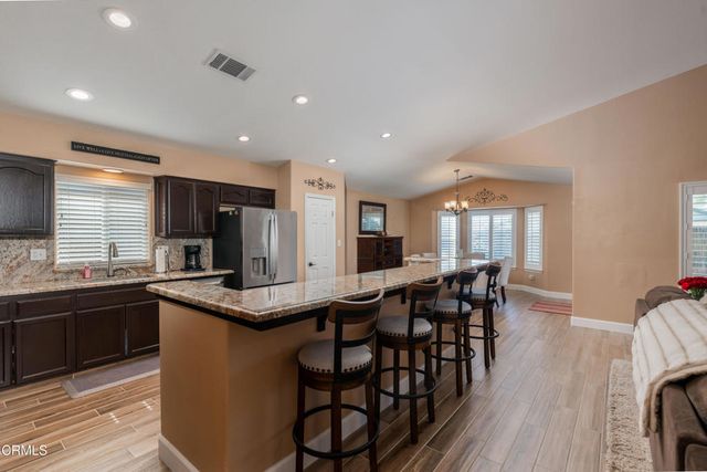 4813 Smokey Mountain Way, Bakersfield, CA 93312