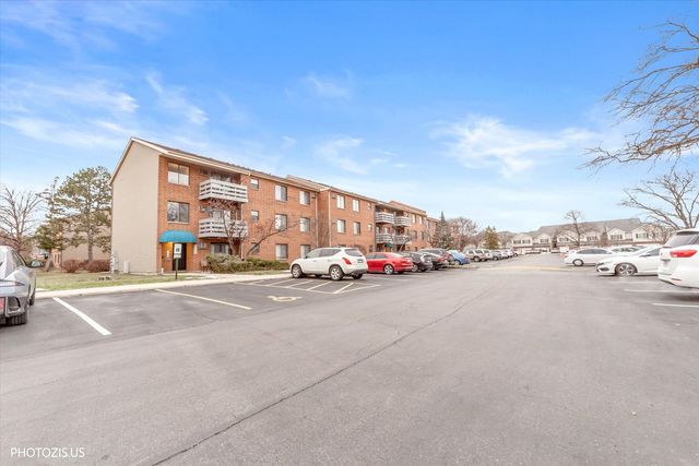 1225 N Winslowe Drive 101, Palatine, IL 60067