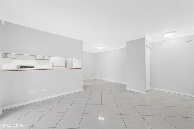 1225 N Winslowe Drive 101, Palatine, IL 60067