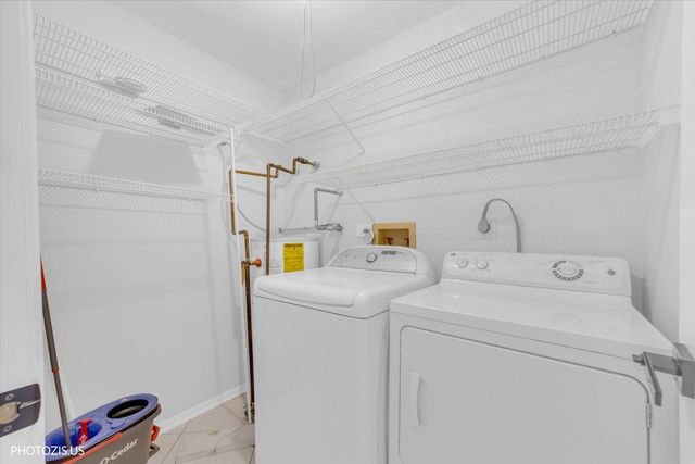 1225 N Winslowe Drive 101, Palatine, IL 60067