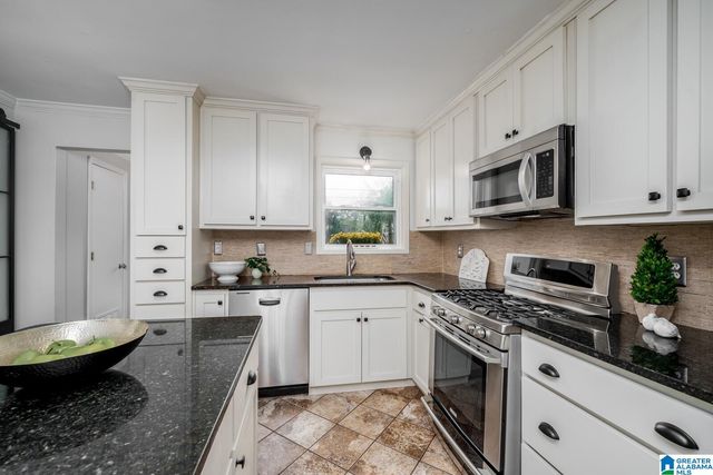 1121 KINGSBURY AVENUE, Birmingham, AL 35213