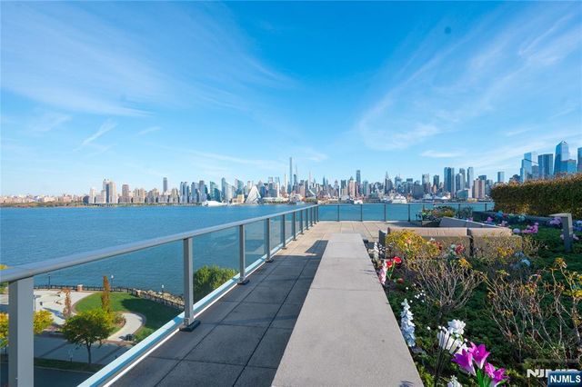 1200 Avenue Port Imp 705, Weehawken, NJ 07086