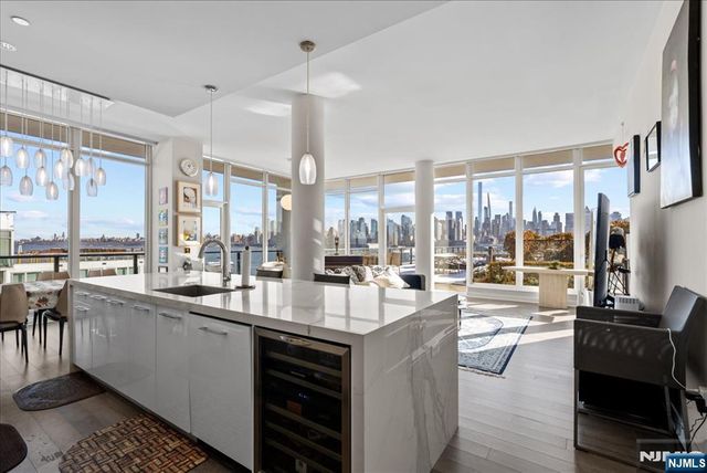 1200 Avenue Port Imp 705, Weehawken, NJ 07086