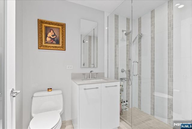 1200 Avenue Port Imp 705, Weehawken, NJ 07086