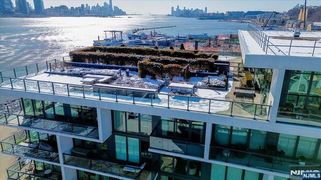 1200 Avenue Port Imp 705, Weehawken, NJ 07086