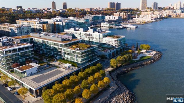 1200 Avenue Port Imp 705, Weehawken, NJ 07086