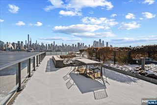 1200 Avenue Port Imp 705, Weehawken, NJ 07086
