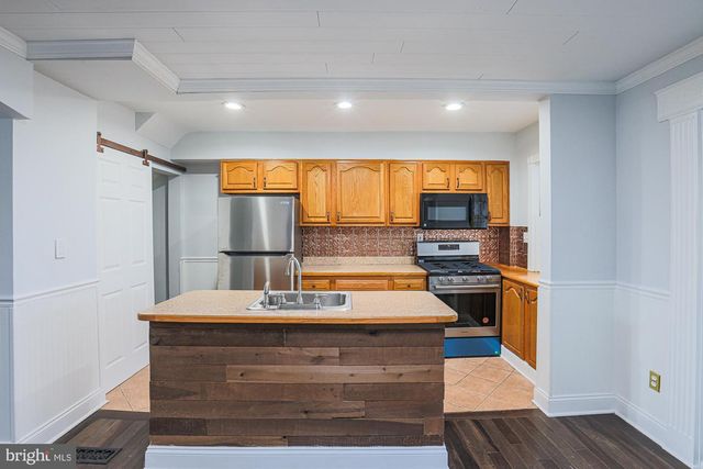 1628 SEARLES RD, Dundalk, MD 21222