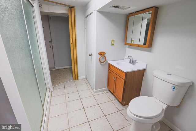 1628 SEARLES RD, Dundalk, MD 21222