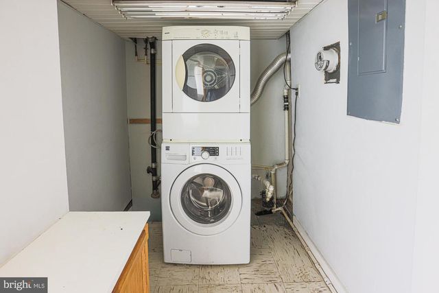 1628 SEARLES RD, Dundalk, MD 21222