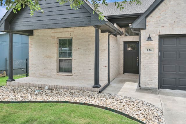 124 Elm Lane, Roanoke, TX 76262