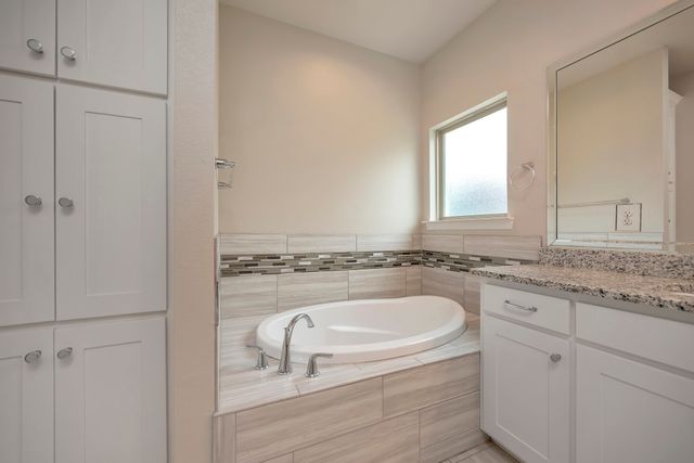 124 Elm Lane, Roanoke, TX 76262