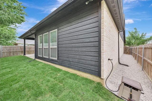 124 Elm Lane, Roanoke, TX 76262