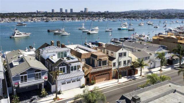 1214 E Balboa Boulevard, Newport Beach, CA 92661