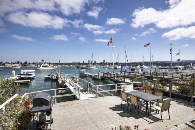 1214 E Balboa Boulevard, Newport Beach, CA 92661